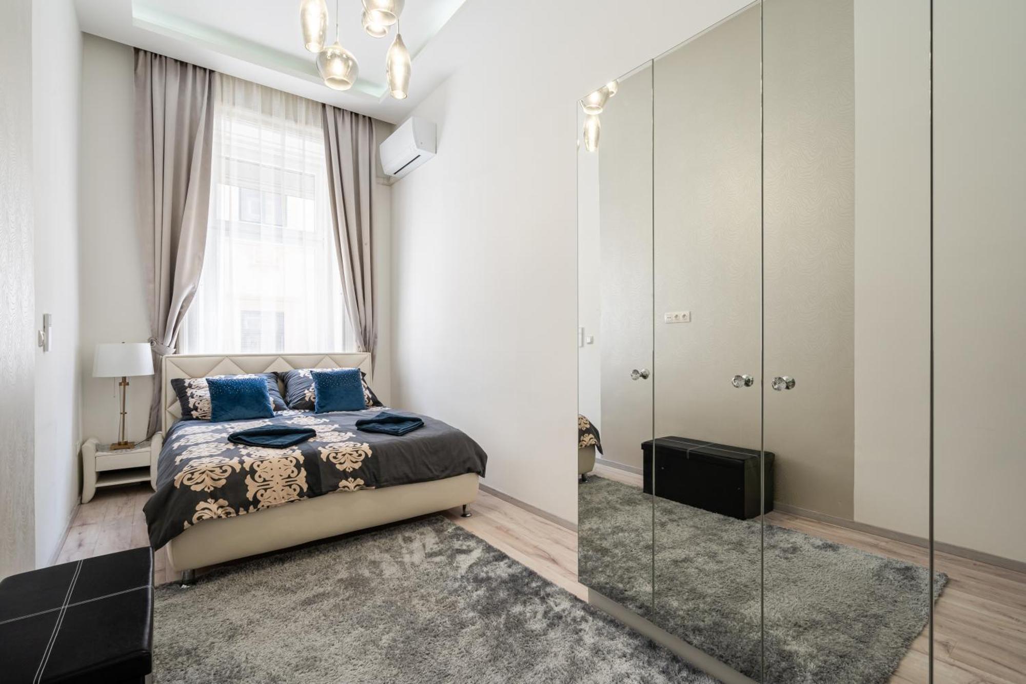 Kiraly 35 Luxury Apartment With Free Parking Boedapest Buitenkant foto